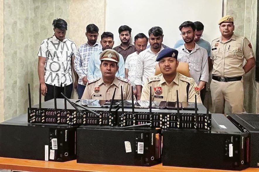 गुरुग्राम साइबर पुलिस ने लोन ऐप गिरोह का भंडाफोड़ किया, फर्म मालिकों समेत 9 लोग गिरफ्तार।