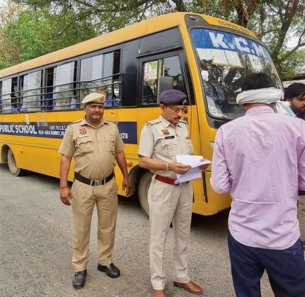 महेंद्रगढ़ में जांच अभियान के दौरान 93 स्कूल बसें बिना फिटनेस सर्टिफिकेट के मिली।